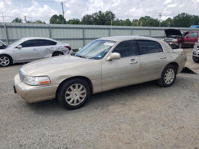 Salvage Lincoln Towncar