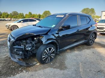  Salvage Nissan Kicks