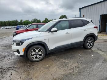  Salvage Kia Seltos