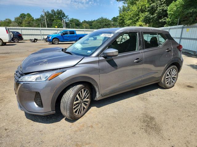  Salvage Nissan Kicks