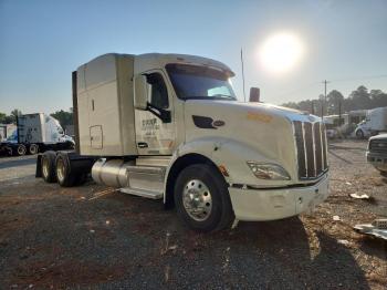  Salvage Peterbilt 579