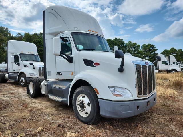  Salvage Peterbilt Tractor 579