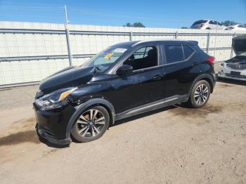  Salvage Nissan Kicks