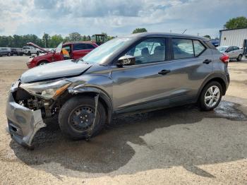  Salvage Nissan Kicks