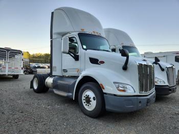  Salvage Peterbilt 579