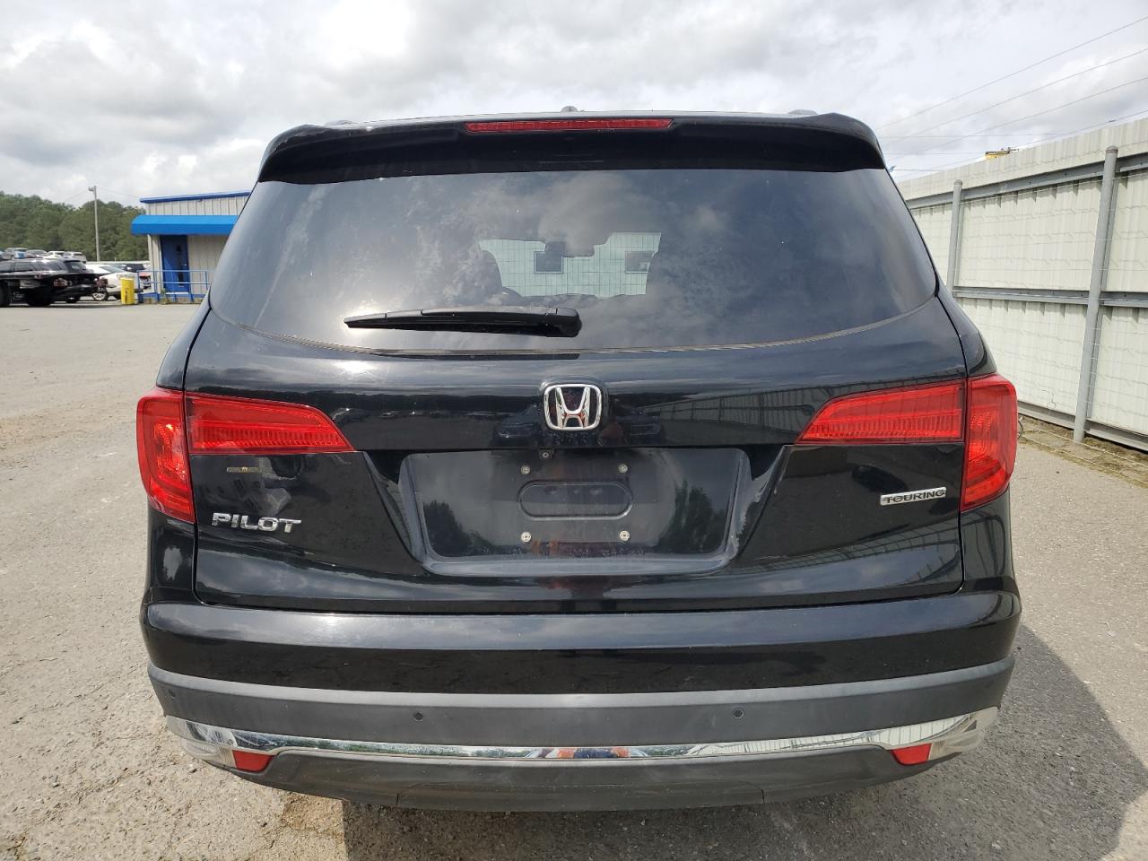 Honda Pilot Touring Image 12