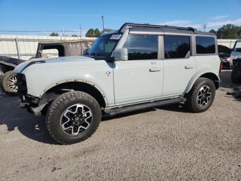  Salvage Ford Bronco