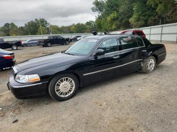  Salvage Lincoln Towncar