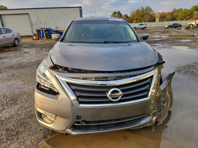 Nissan Altima 2.5 Image 2