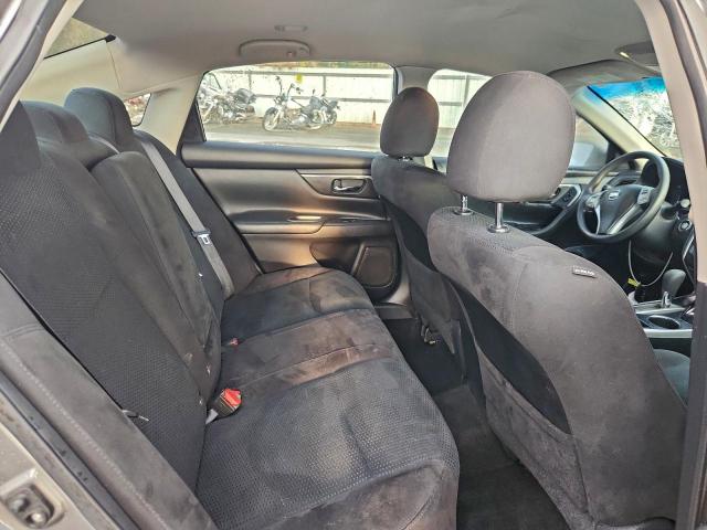 Nissan Altima 2.5 Image 4