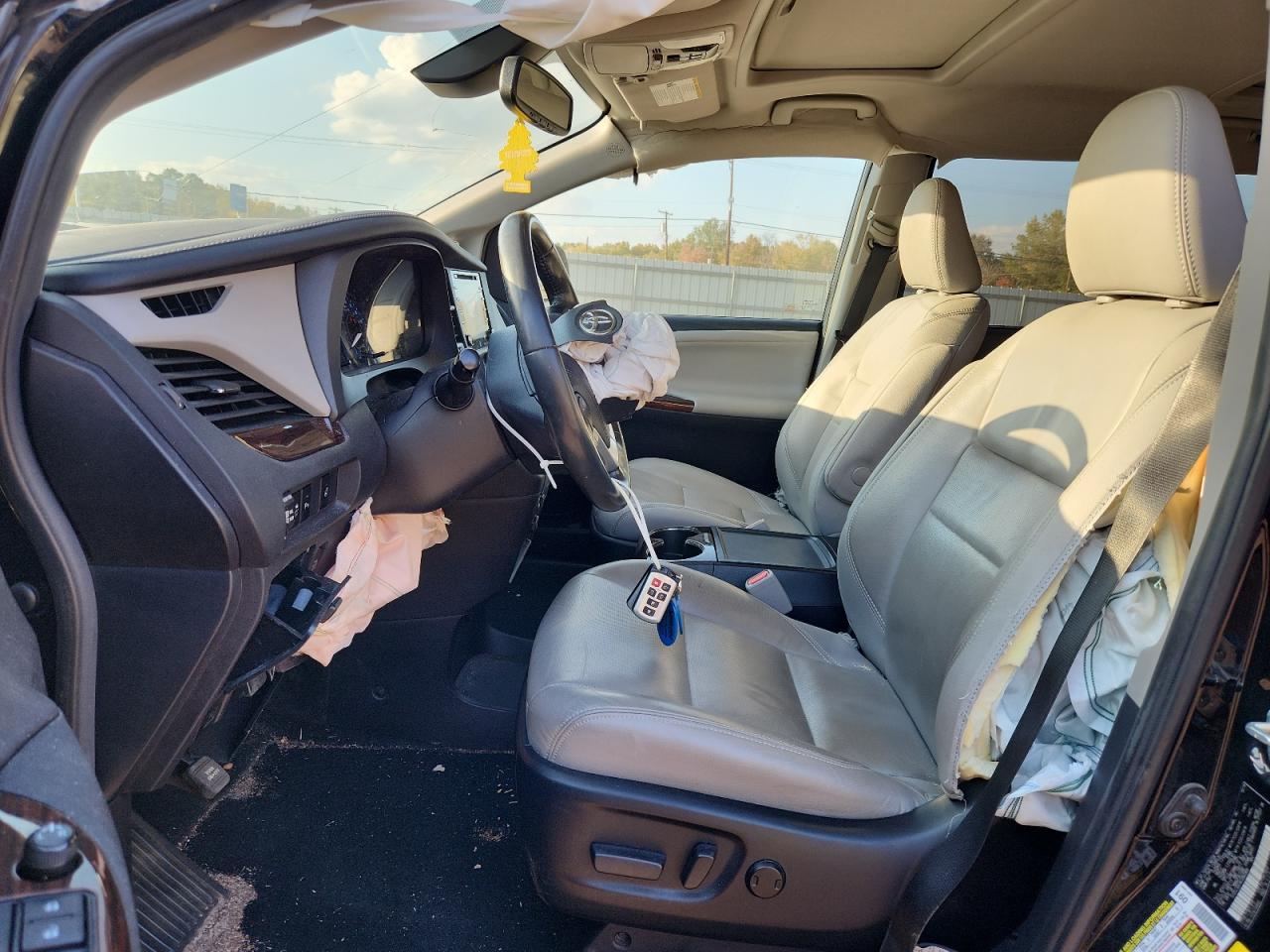 Toyota Sienna Xle Image 9