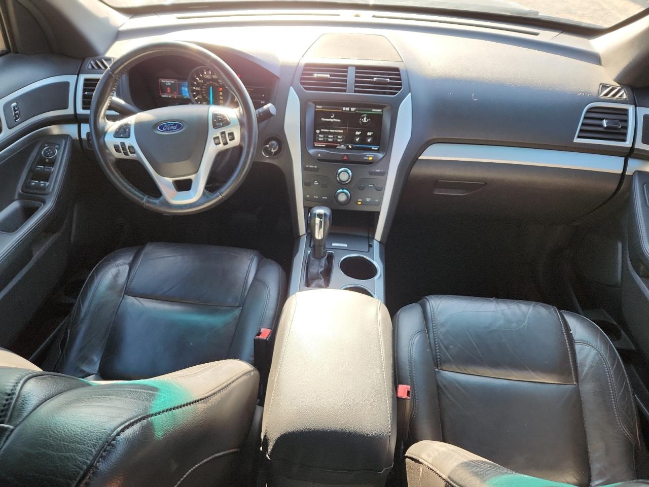 Ford Explorer Xlt Image 8