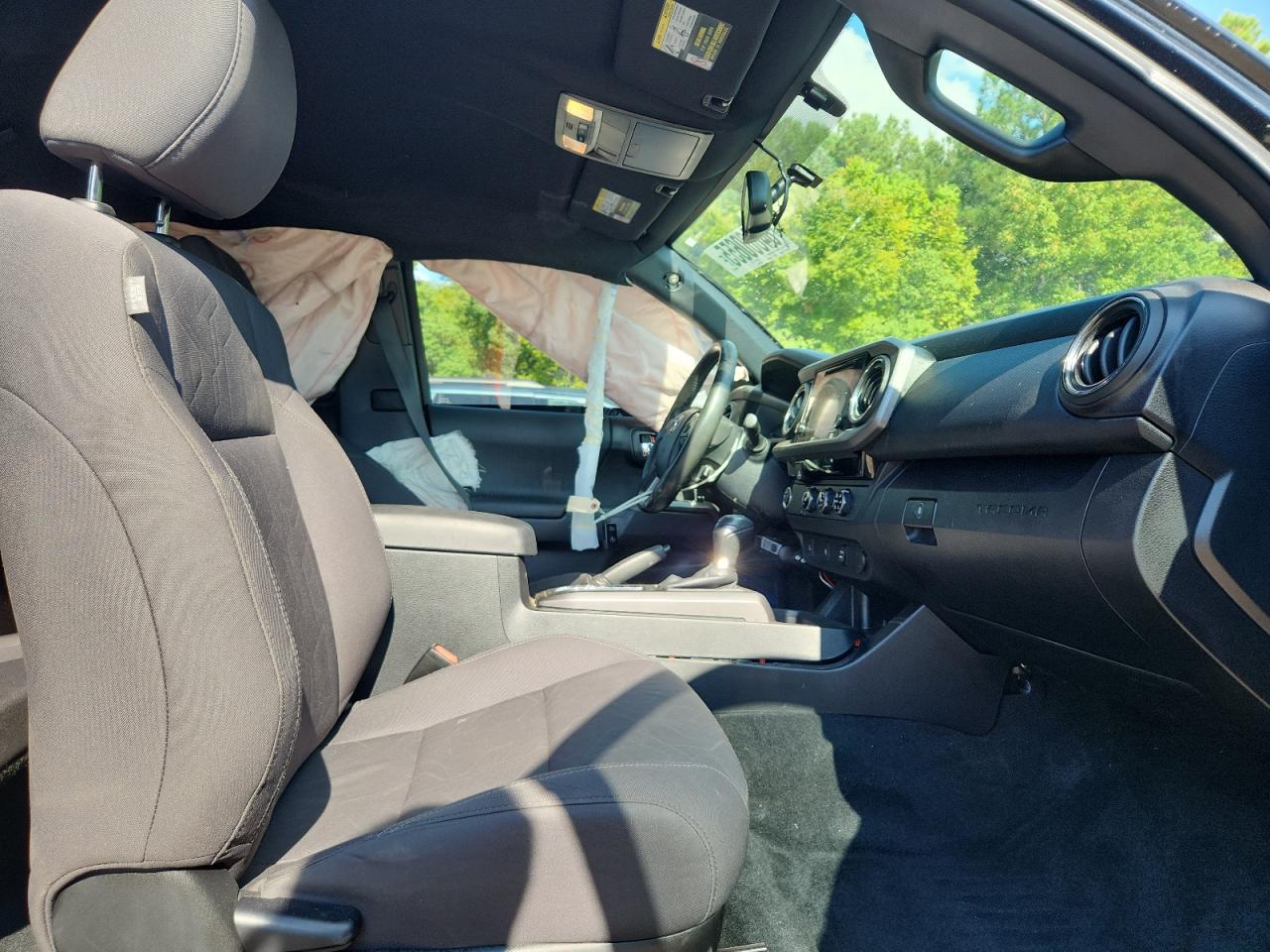 Toyota Tacoma Access Cab Image 11