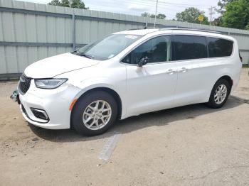  Salvage Chrysler Pacifica