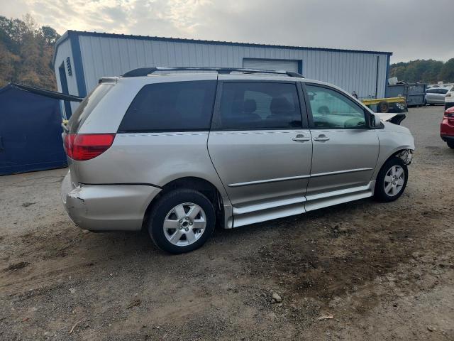 Toyota Sienna Xle Image 8