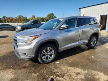  Salvage Toyota Highlander
