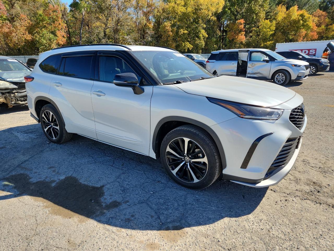 Toyota Highlander Xse Image 10