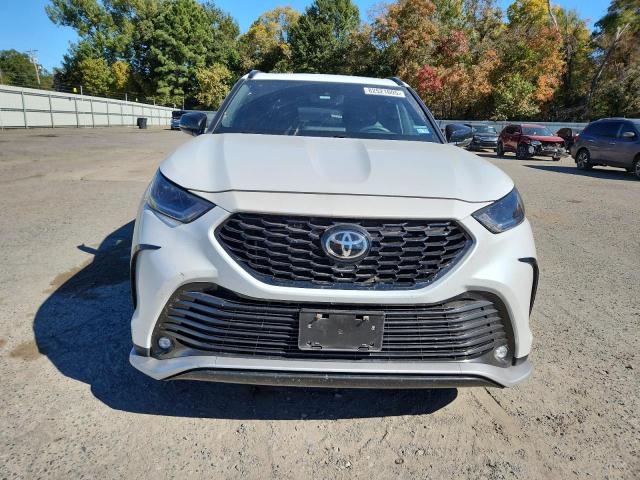 Toyota Highlander Xse Image 5