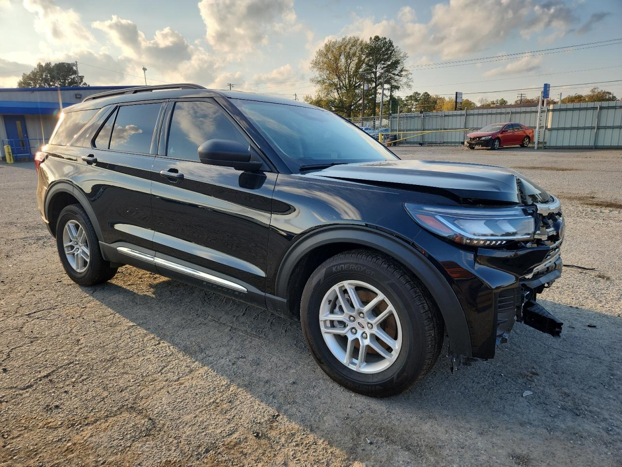 Ford Explorer Active Image 7