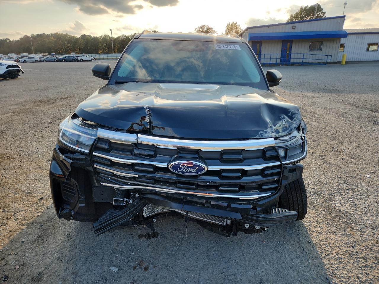 Ford Explorer Active Image 8