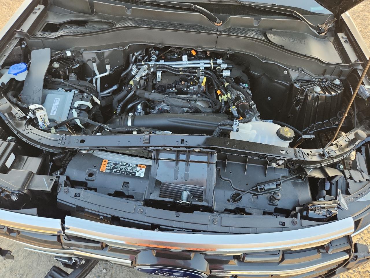 Ford Explorer Active Image 10