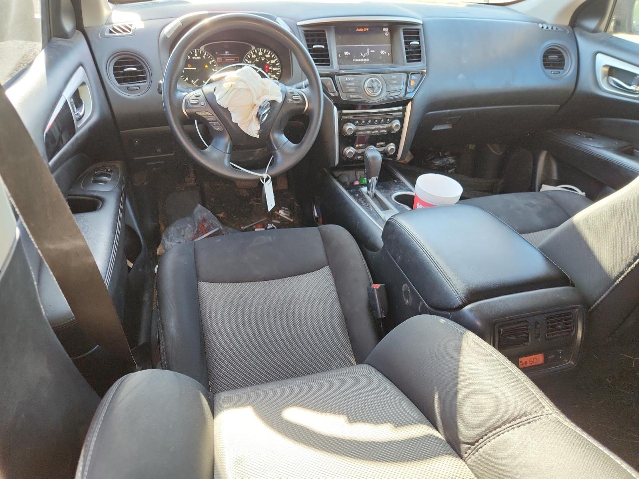 Nissan Pathfinder S Image 7