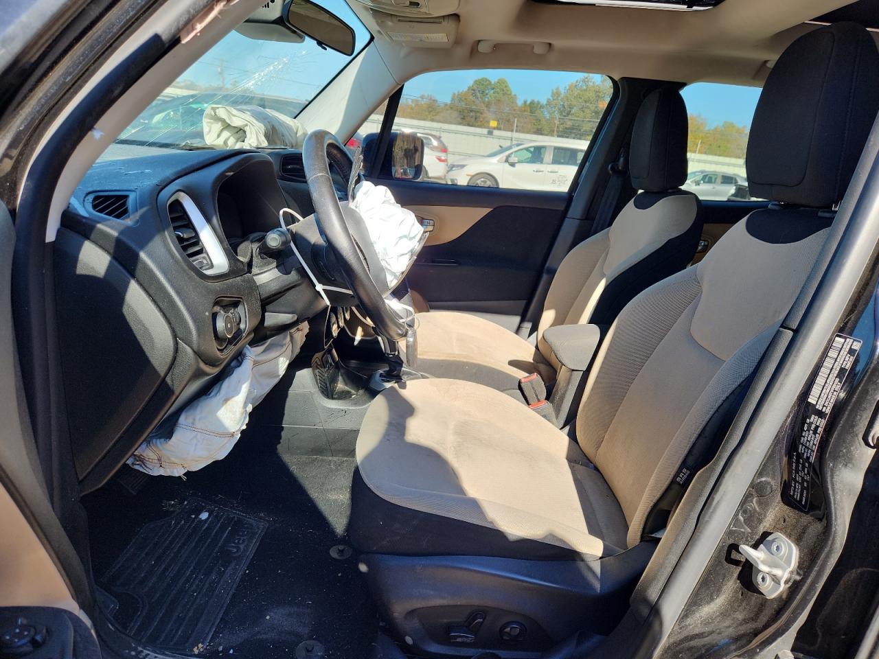 Jeep Renegade Latitude Image 6