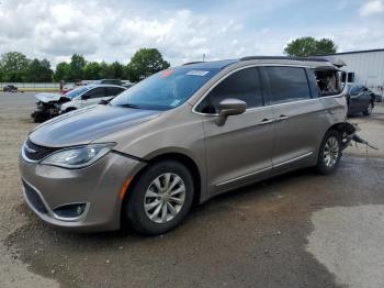  Salvage Chrysler Pacifica