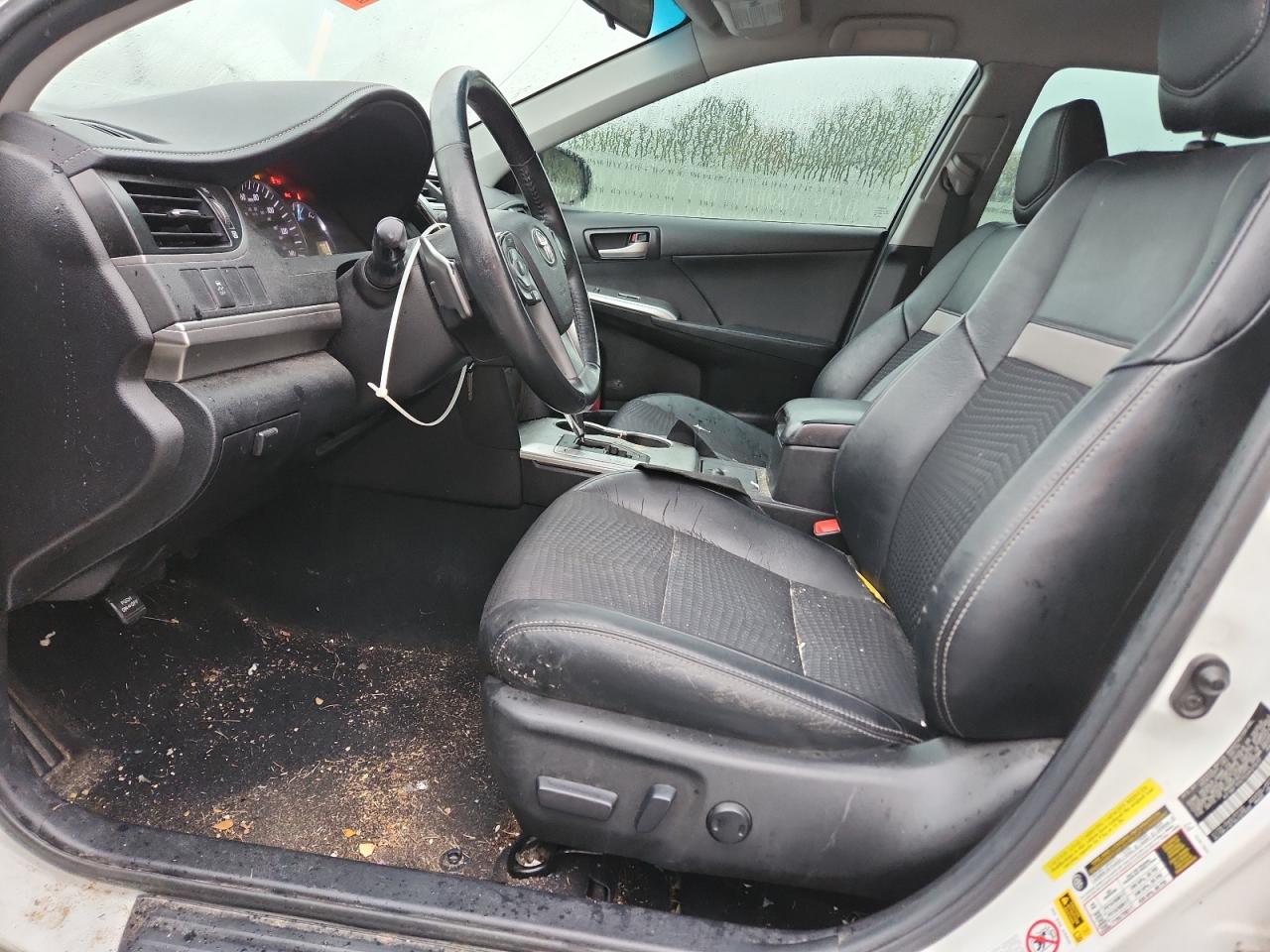 Toyota Camry L Image 5