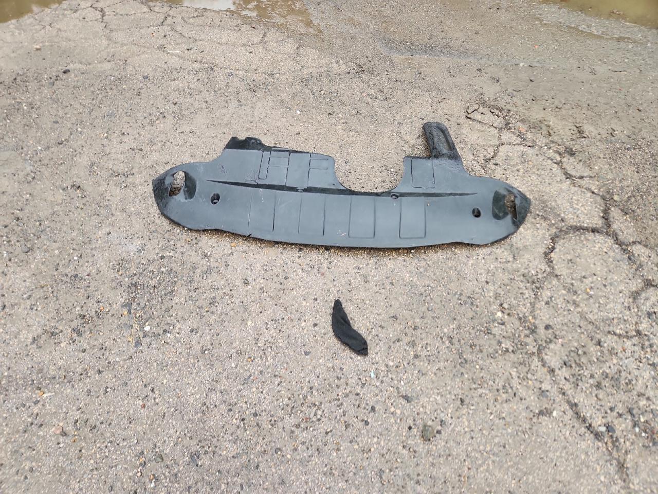 Toyota Camry L Image 8