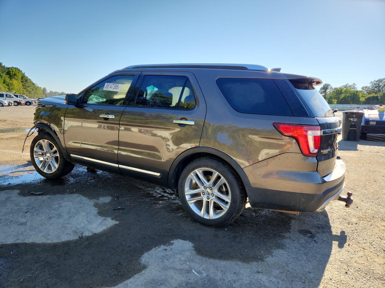 Ford Explorer Limited Image 7