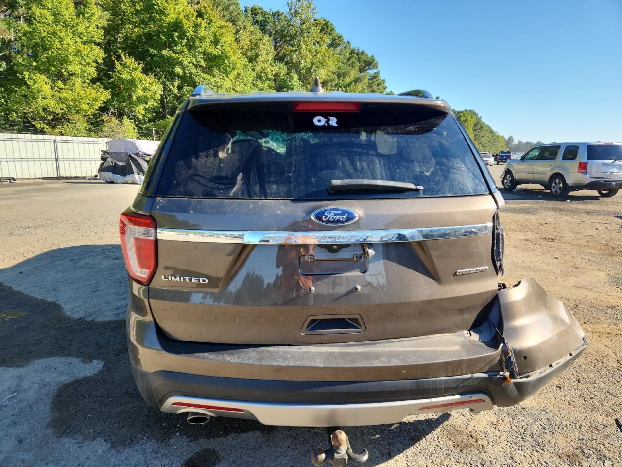 Ford Explorer Limited Image 12