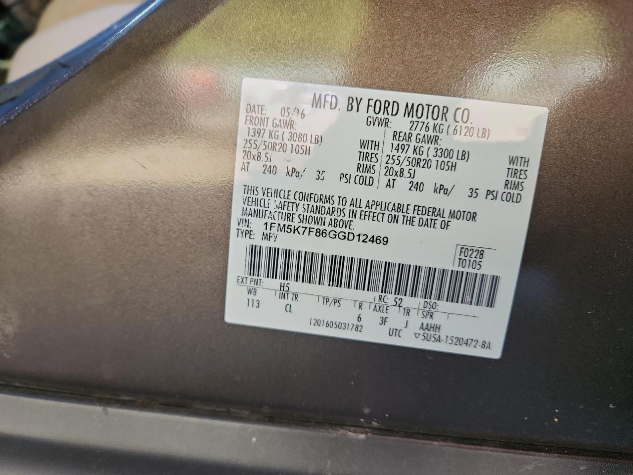 Ford Explorer Limited Image 3