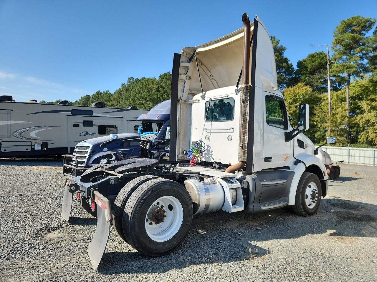 Peterbilt Tractor 579 Image 10