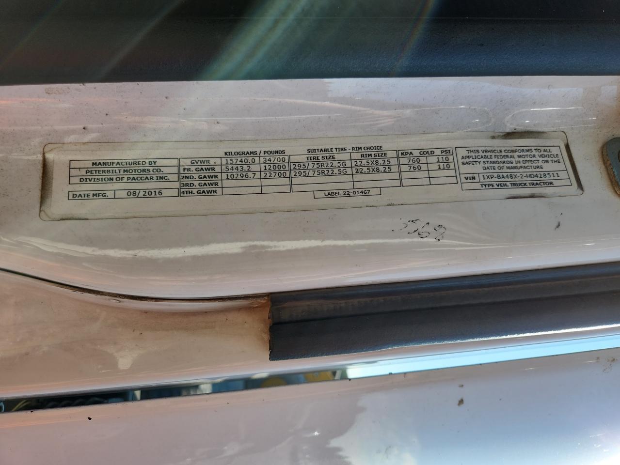 Peterbilt Tractor 579 Image 2