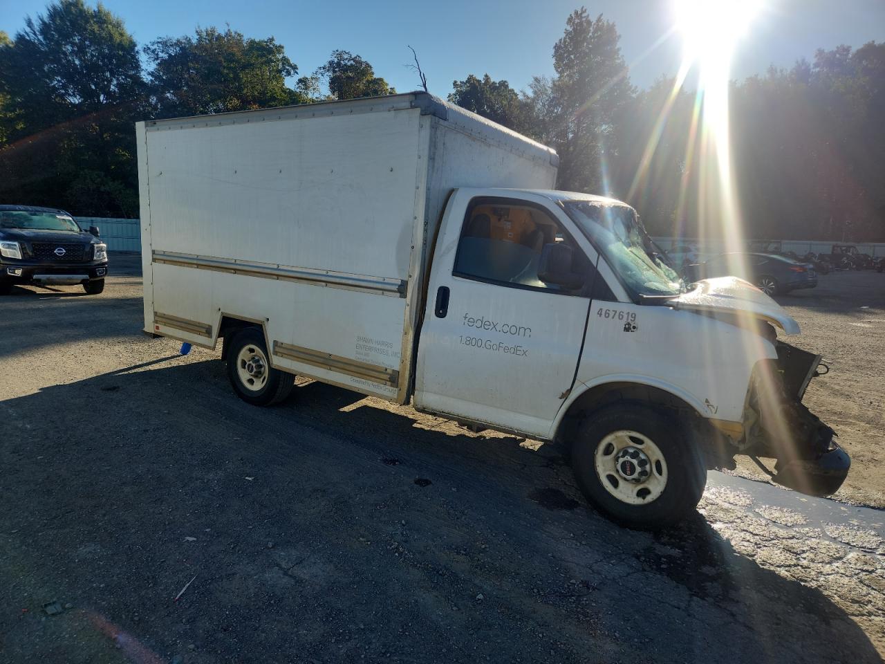 GMC Savana Cutaway G3500 Image 12