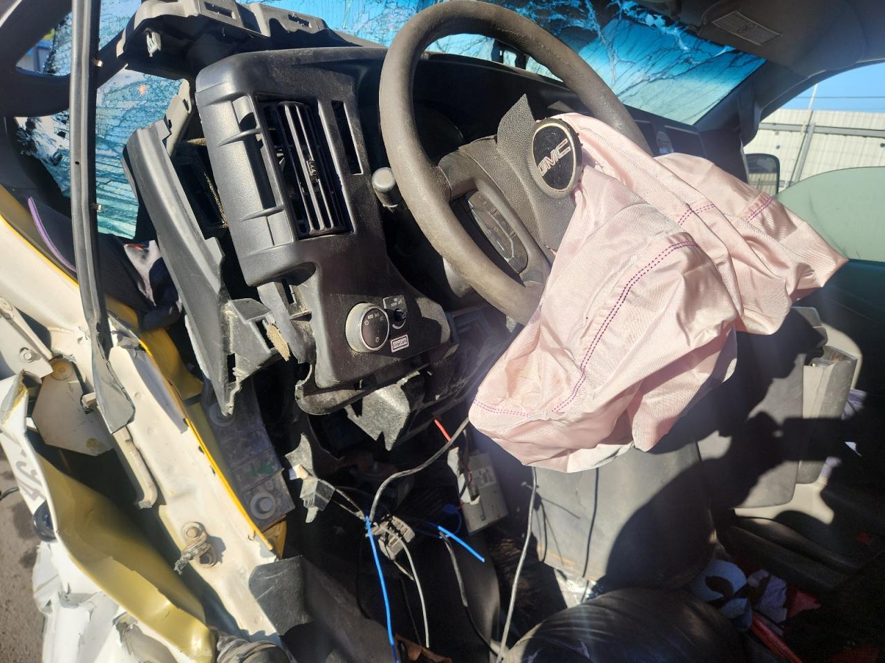 GMC Savana Cutaway G3500 Image 4