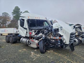  Salvage Freightliner Cascadia 1