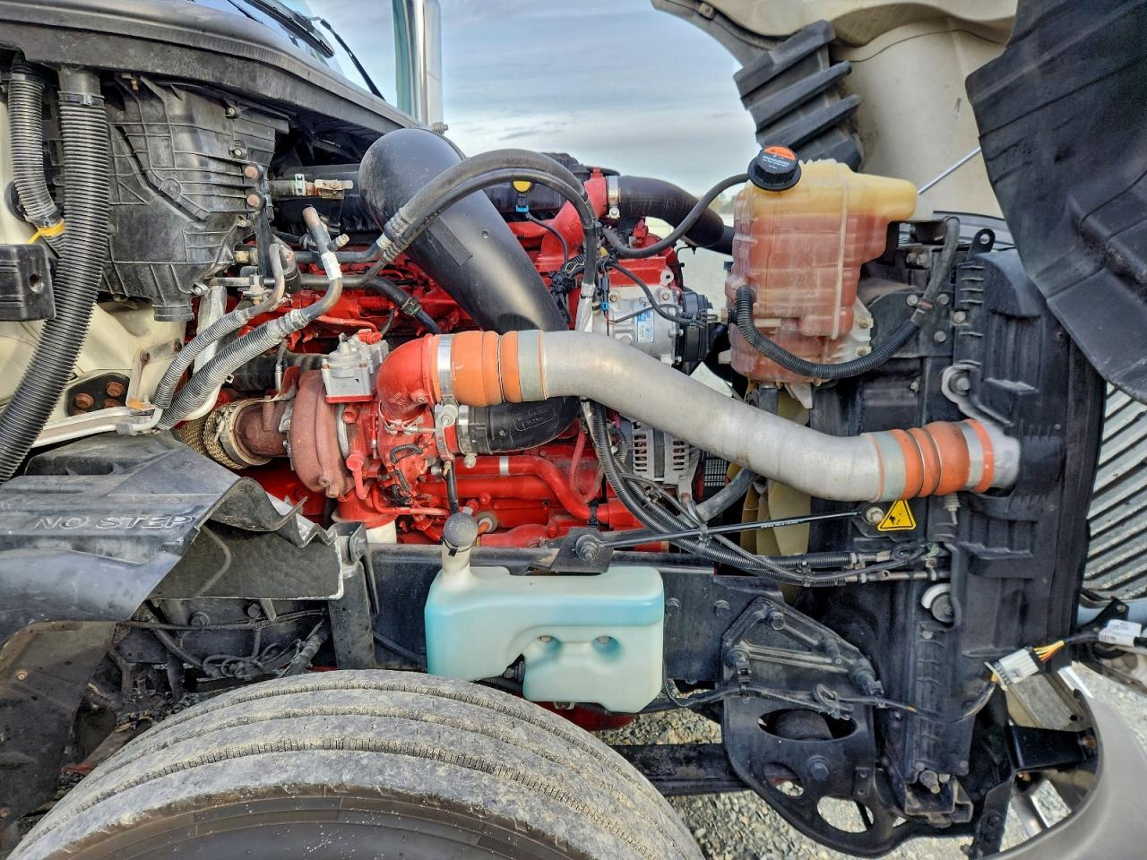 International Lt625 Image 8