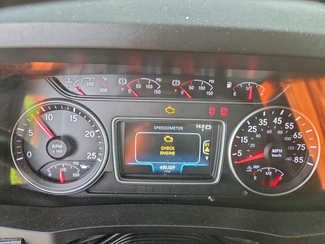 International Lt625 Image 6