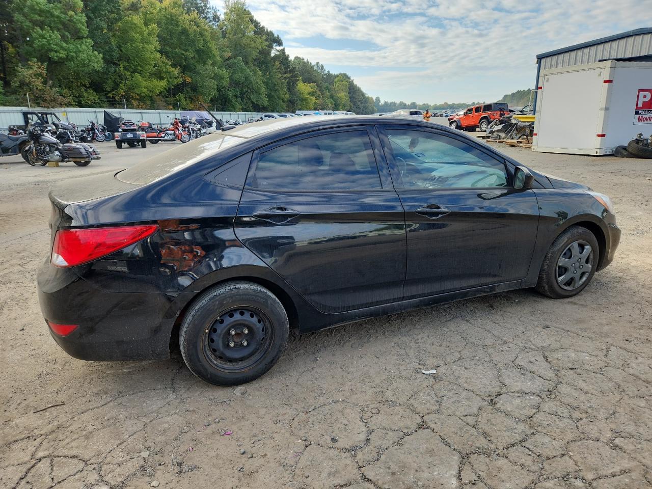 Hyundai ACCENT Se Image 12