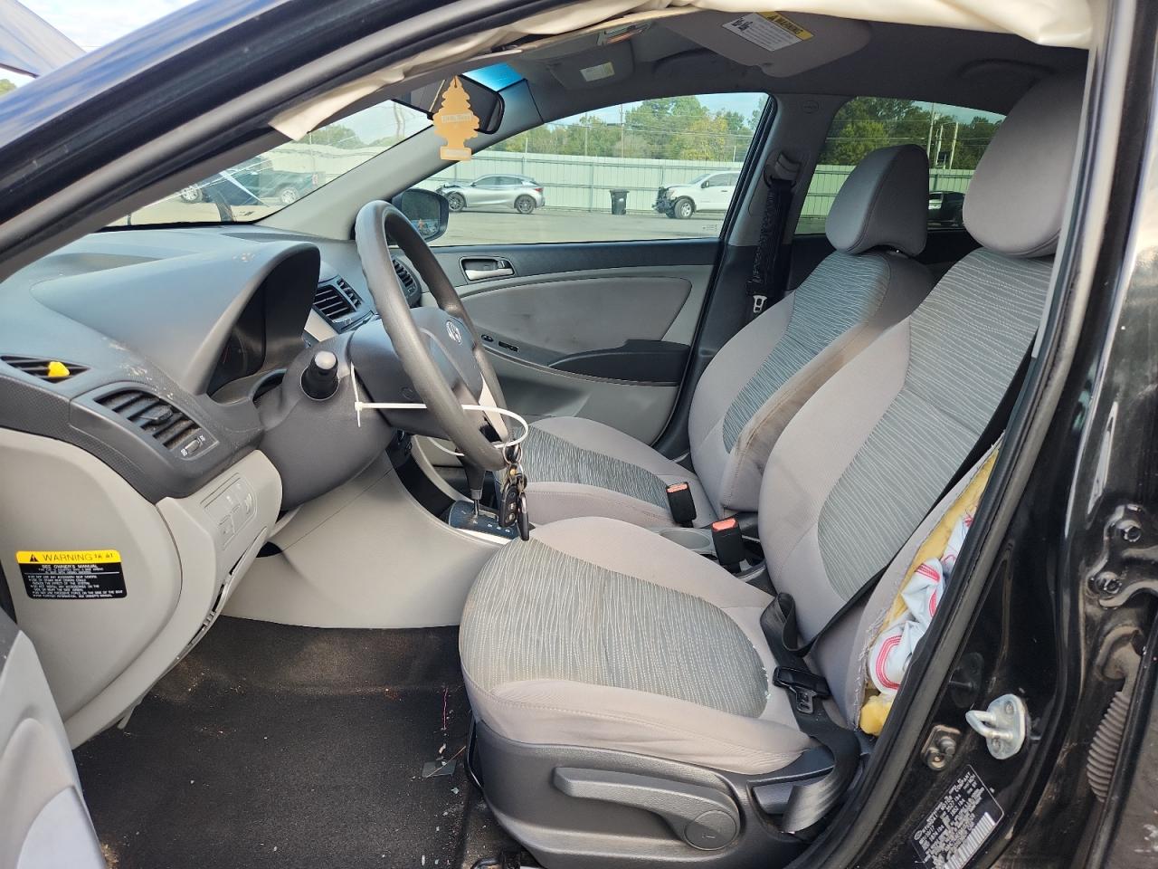 Hyundai ACCENT Se Image 6