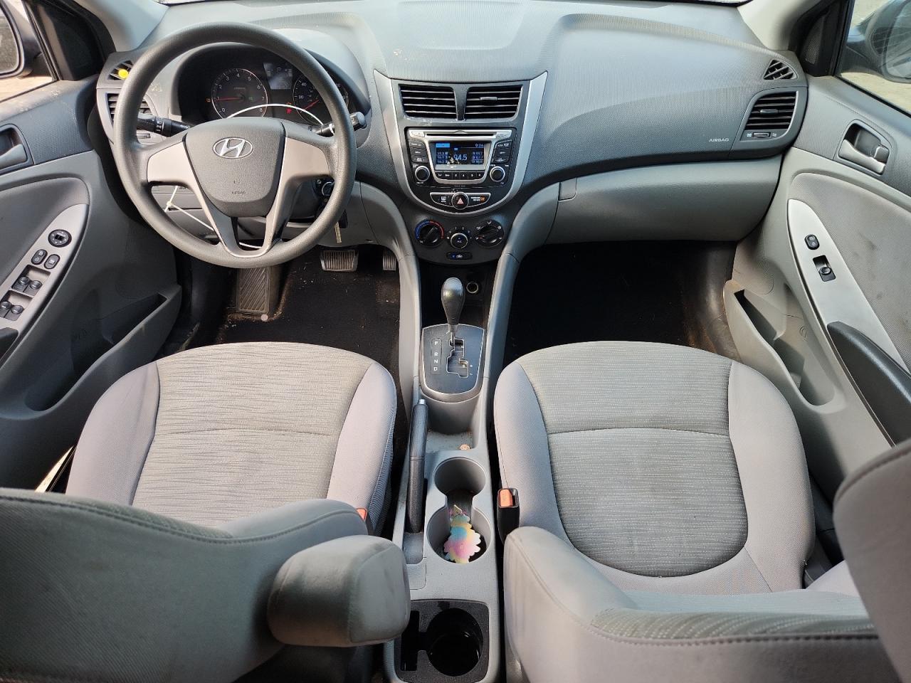 Hyundai ACCENT Se Image 2