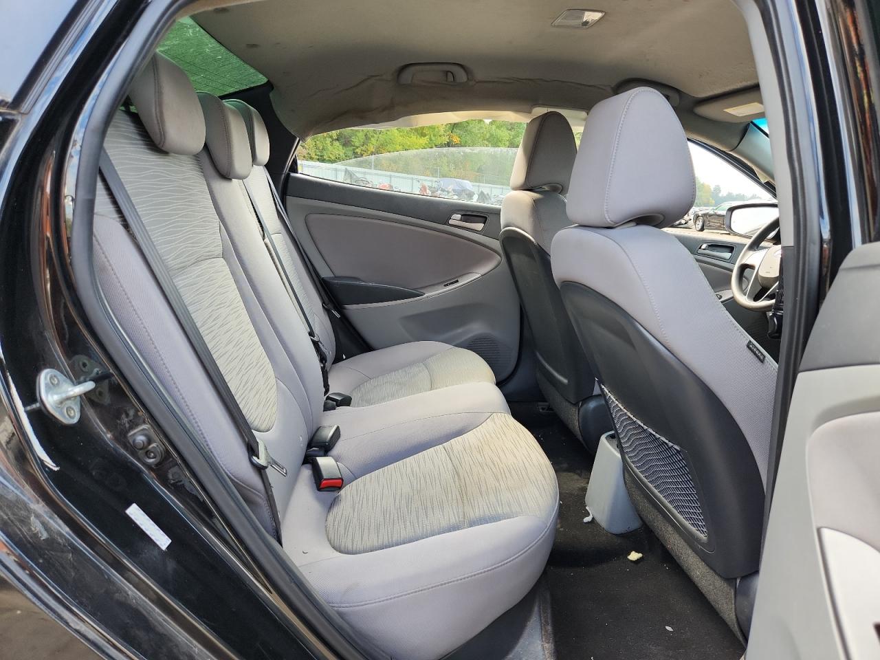 Hyundai ACCENT Se Image 8