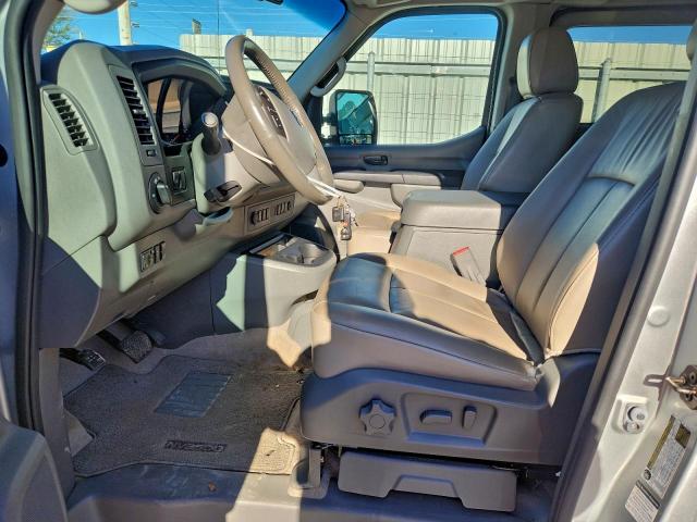 Nissan Nv 3500 S Image 8