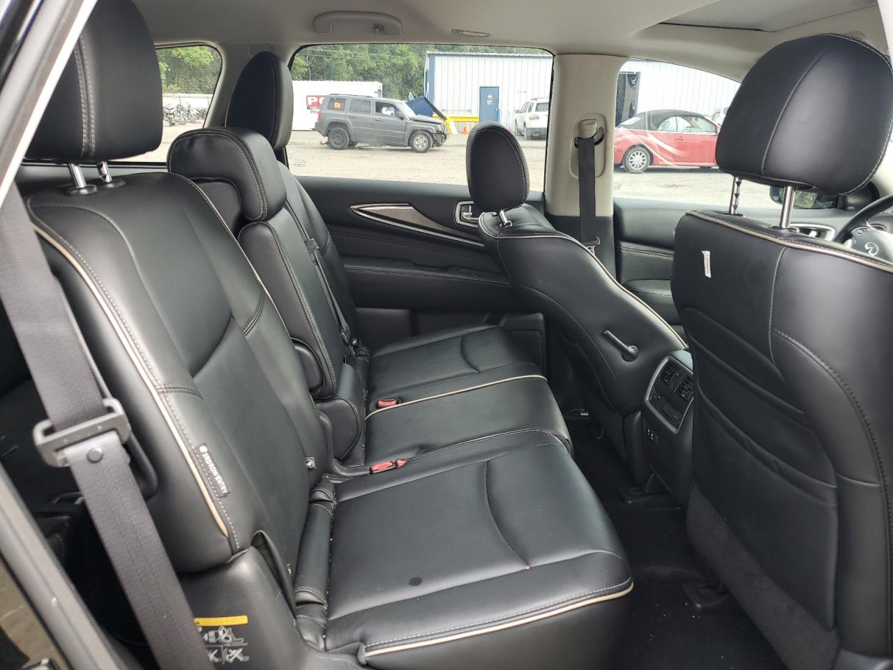 INFINITI Qx Luxe Image 8