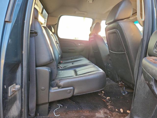 Chevrolet Silverado K3500 Image 10