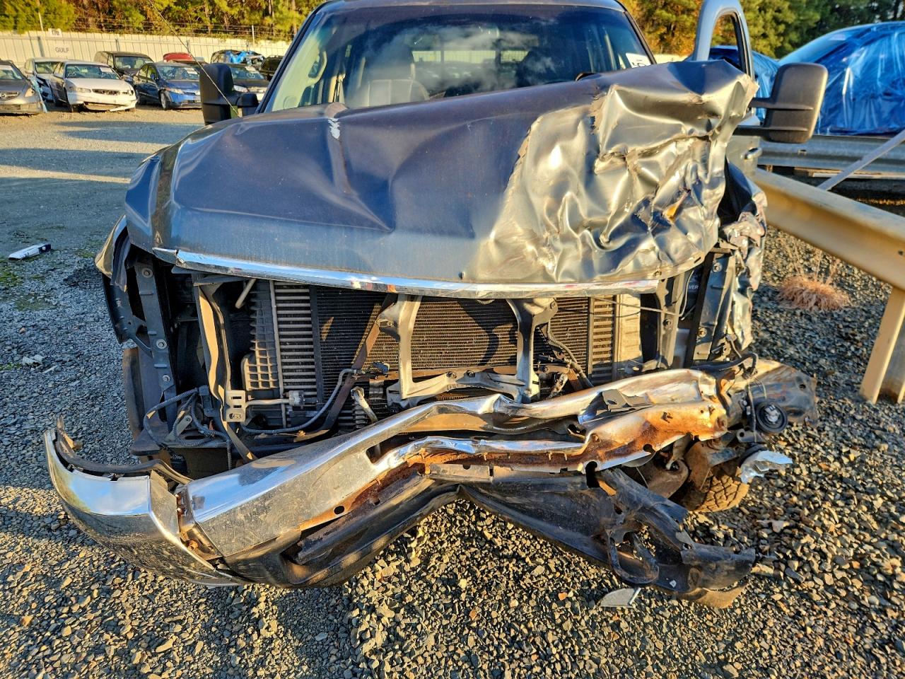Chevrolet Silverado K3500 Image 9