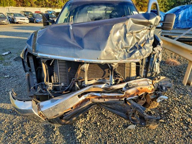 Chevrolet Silverado K3500 Image 9