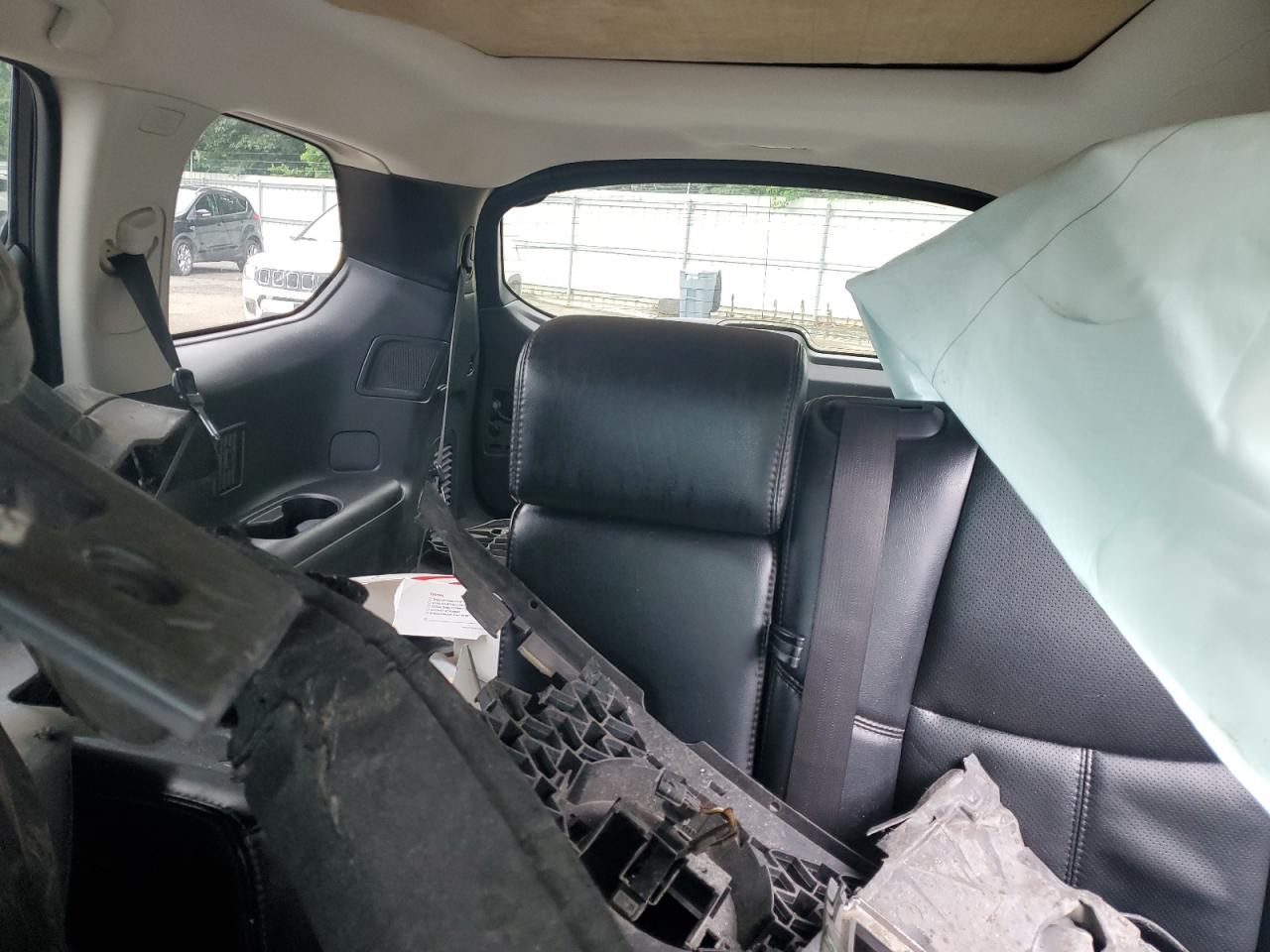 Nissan Pathfinder S Image 10